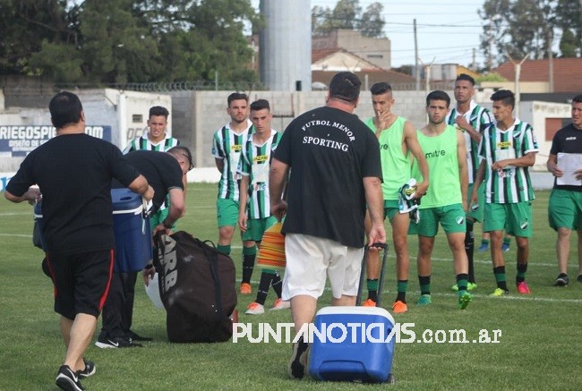 El encuentro entre Sporting y Villa Mitre fue suspendido por gravísimos incidentes