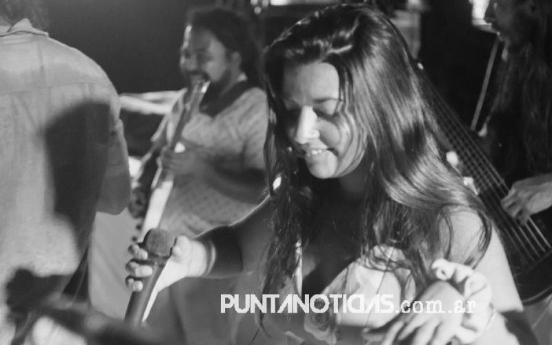 Cantante puntaltense lanzó desde México su primer videoclip 