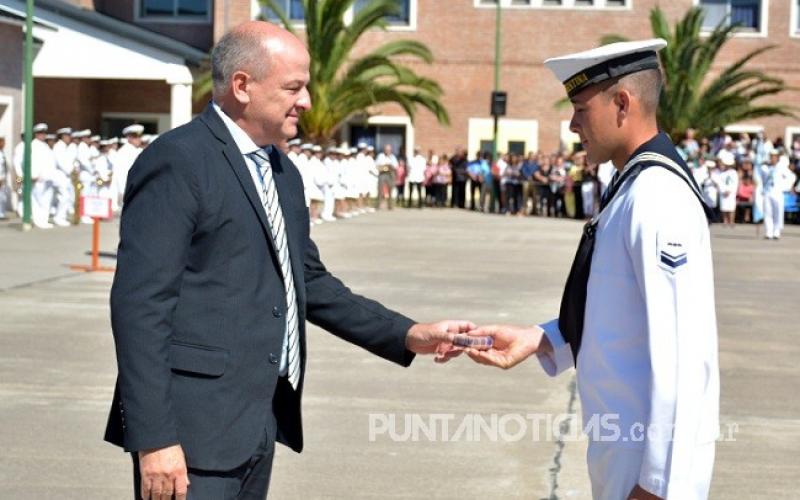 Ceremonia de egreso en la Escuela de Suboficiales de la Armada