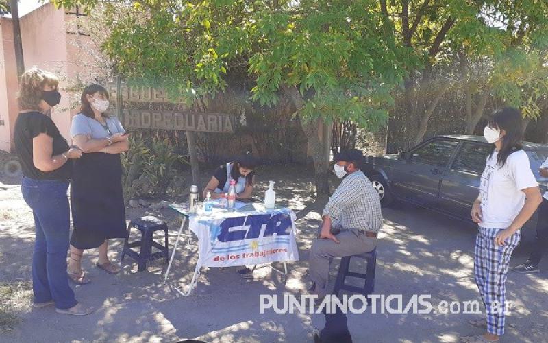 En Bajo Hondo, la CTA de los Trabajadores realizó otra jornada de inscripción para la campaña de vacunación