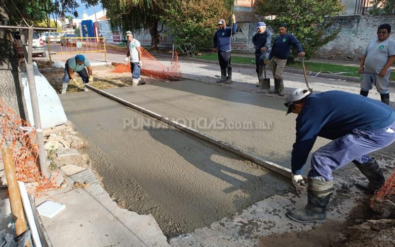 El Municipio realiza reparaciones de hormigón en calles Pellegrini y Alem