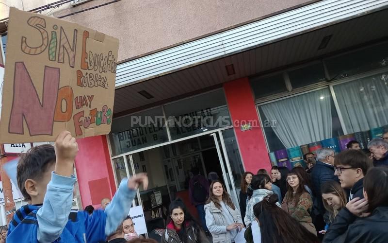 Marcha Universitaria en Punta Alta: hubo discursos y una movilización por el Centro